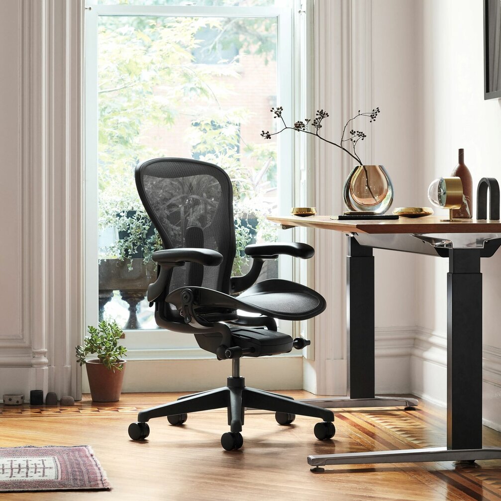 Herman Miller Aeron graphite veľkosť B