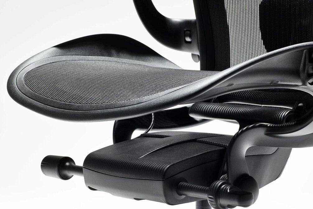 Herman Miller Aeron graphite veľkosť B