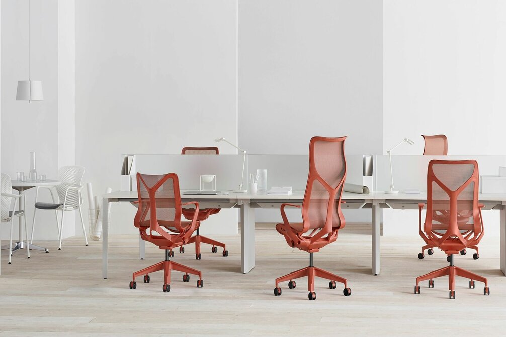 Herman Miller Cosm High Back červená canyon