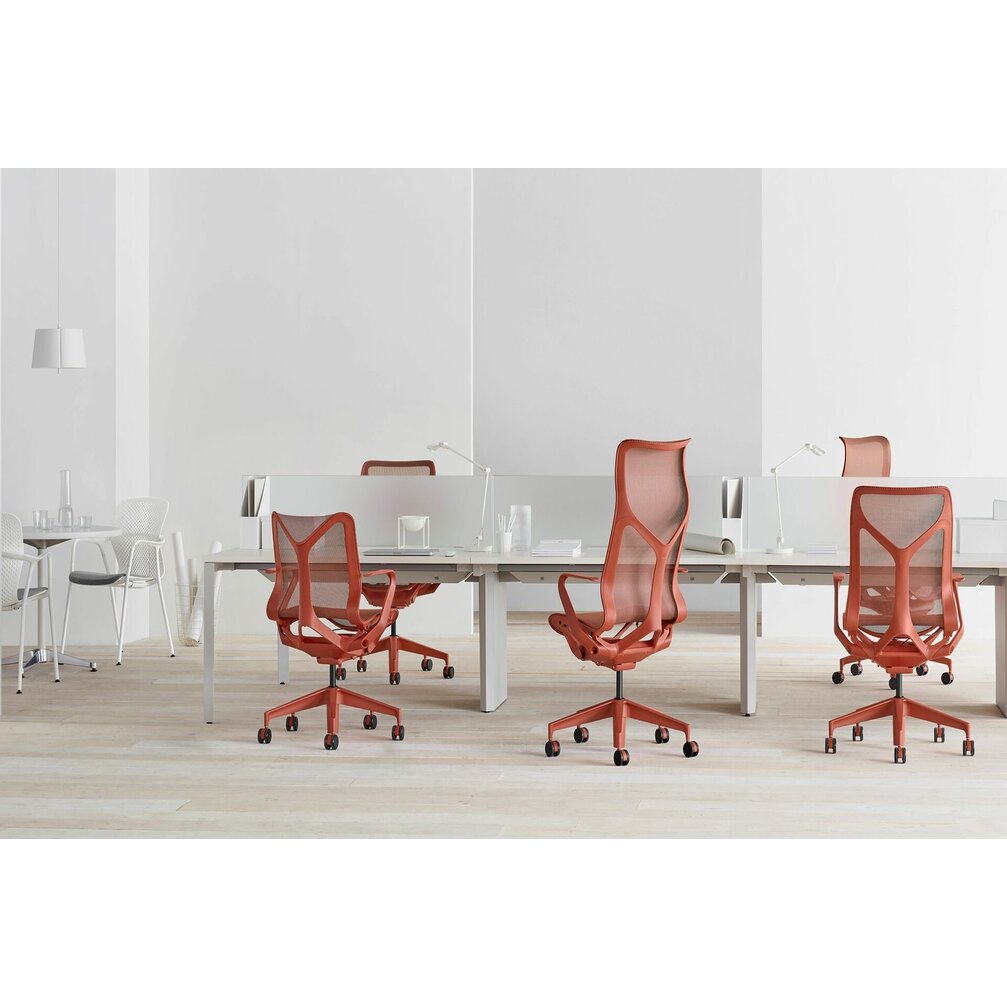 Herman Miller Cosm High Back červená canyon